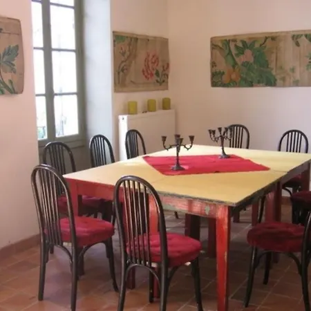 Maison Spacieuse & Piscine Holiday home Saint-Bonnet-sur-Gironde